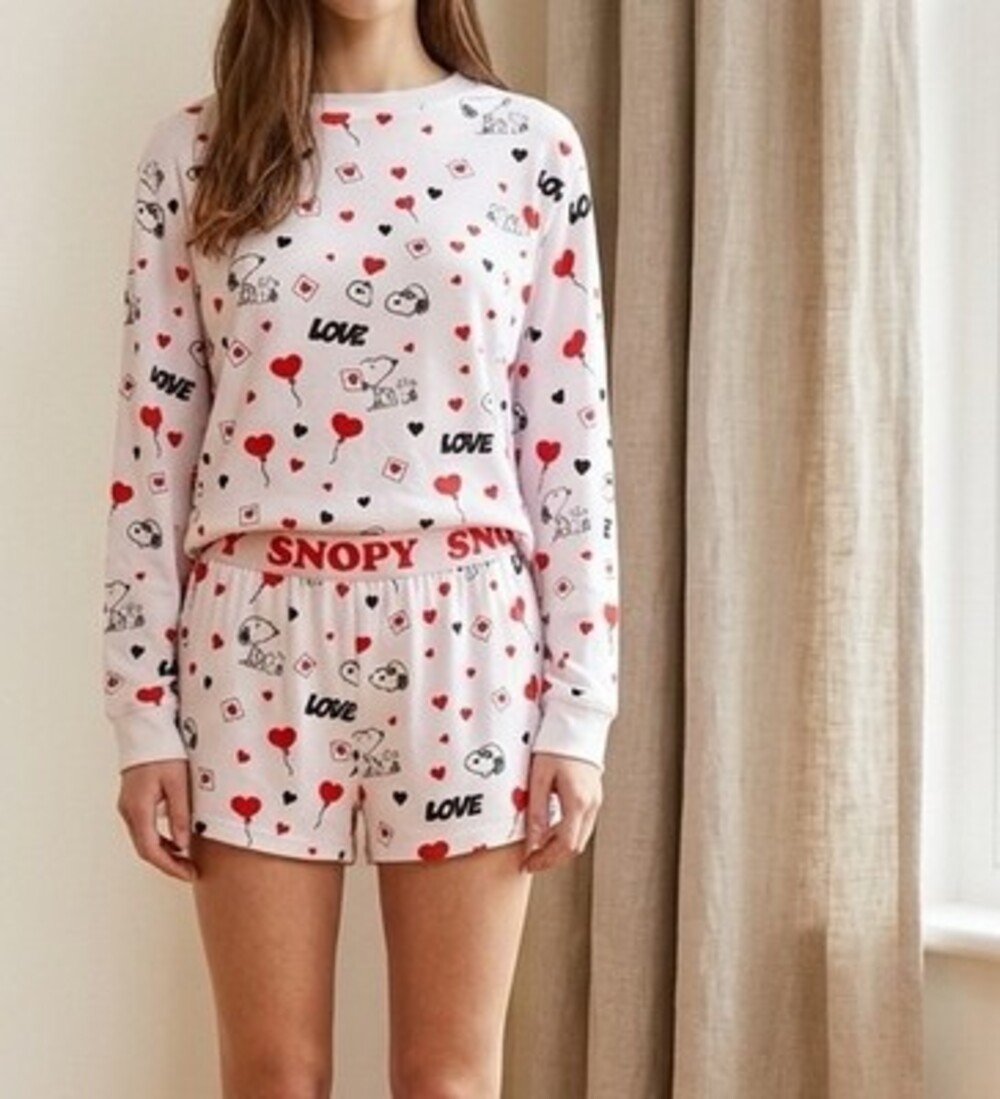 NWOT-Peanuts Brand-SNOOPY LOVE 2 Pc. Size M-Lounge Shorts Set. Pajamas.